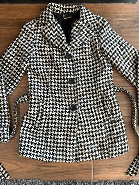Joujou Women Black/White Belted Houndstooth Coat - Size XS